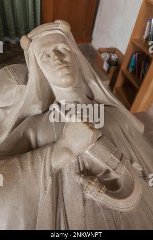 Angleterre, Dorset, Wareham, Église saxonne de St.Martin sur les murs, effigie de T.E. Lawrence aka Lawrence d'Arabie par le sculpteur Eric Kennington Banque D'Images