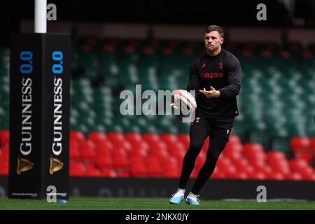 Cardiff, Royaume-Uni. 24th févr. 2023. Mason Grady, du pays de Galles, lors de la course du capitaine de l'équipe de rugby du pays de Galles au stade de la Principauté de Cardiff, le vendredi 24th février 2023, en prévision du match des six nations de demain contre l'Angleterre. photo par Andrew Orchard/Andrew Orchard sports photographie/ Alamy Live News crédit: Andrew Orchard sports photographie/Alamy Live News Banque D'Images