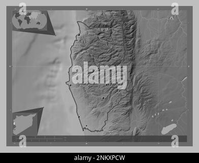 Tartus, province de Syrie. Carte d'altitude en niveaux de gris avec lacs et rivières. Lieux des principales villes de la région. Cartes d'emplacement auxiliaire d'angle Banque D'Images