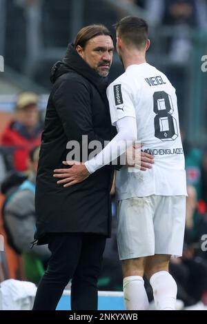 Entraîneur Daniel Farke de Borussia Moenchengladbach Julian Weigl de Borussia Moenchengladbach Fussball 1 . Bundesliga saison 2022 / 2023 Borussia Mšnchengladbach - FC Bayern MŸnchen 3:2 © diebilderwelt / Alamy stock Banque D'Images