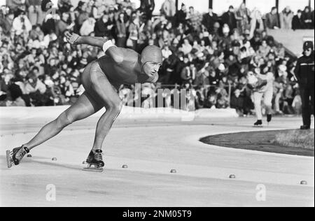 Pays-Bas Histoire: Hommes Allround Speed ​​Skating Championnats du monde à Heerenveen. Piet Kleine en action ca. 1 mars 1980 Banque D'Images