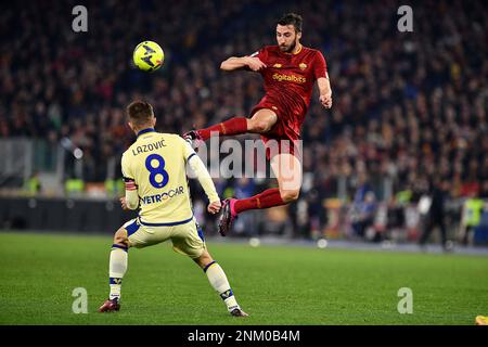 Roma, Italie. 19th févr. 2023. Bryan Cristante d'AS Roma pendant la Serie Un match entre AS Roma et Hellas Vérone au Stadio Olimpico sur 19 février 2023 à Rome, Italie. (Credit image: © Gennaro Masi/Pacific Press via ZUMA Press Wire) USAGE ÉDITORIAL SEULEMENT! Non destiné À un usage commercial ! Banque D'Images