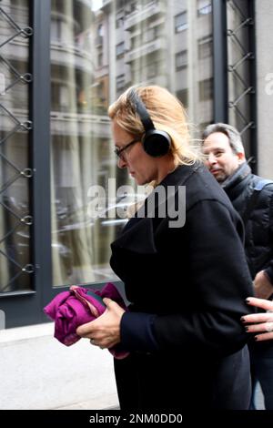 Milan, Italie. 24th févr. 2023. Milan, Milan Fashion week. Sortie Uma Thurman arrivée à Milan crédit: Agence de photo indépendante/Alamy Live News Banque D'Images