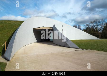 Premier bâtiment du Pavillon lumineux, où se trouvent diverses expositions et cinémas du Pavillon, un centre d'accueil pour les visiteurs de Jodrell Bank et du radiotélescope Lovell. Cheshire. ROYAUME-UNI. (133) Banque D'Images