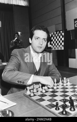 Histoire des pays-Bas : un joueur d'échecs non identifié au tournoi d'échecs Blast Furnace, 1st Round ca. 15 janvier 1980 Banque D'Images