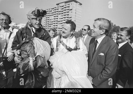 Le Prince Claus ouvre le nouveau siège social de Hewlett Packard Amstelveen vers. 1985 Banque D'Images