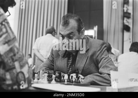 Tournoi d'échecs IBM, premier tour Victor Korchnoi ca. 6 juillet 1976 Banque D'Images