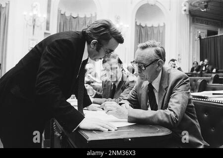 Histoire des pays-Bas: Chambre des représentants, poursuite du débat sur le boycott ou non des Jeux Olympiques à Moscou; le porte-parole de l'ADC, Schol ca. 31 janvier 1980 Banque D'Images