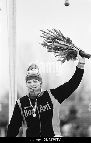 Pays-Bas Histoire : championnats de patinage néerlandais à la Haye. Champion Ria visser pendant son tour de victoire ca. 6 janvier 1980 Banque D'Images