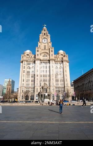 The Waterfront and Strand, Liverrpool, Royaume-Uni Banque D'Images