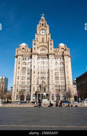 The Waterfront and Strand, Liverrpool, Royaume-Uni Banque D'Images