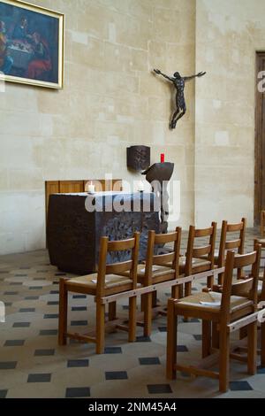 La Chapelle dédiée à Sainte-Thérèse de l'enfant Jésus avec Une statue, Sculpture de Sainte-Thérèse par Paul Landowski, Paris France Banque D'Images