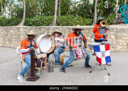 La Pote Band au terminal de croisière la Romana, la Romana, République dominicaine (Republica Dominicana), grandes Antilles, Caraïbes Banque D'Images