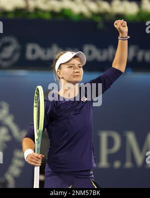 Dubaï, Émirats arabes Unis, 21st. Fév. 2023. Le joueur de tennis tchèque Barbora Krejcikova célèbre le mardi 21 février 2023 le tournoi des Championnats de tennis duty Free de Dubaï au Dubai Duty Free tennis Stadium. © Juergen Hasenkopf / Alay Live News Banque D'Images