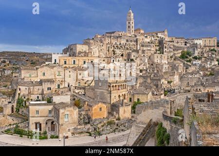 Quartier de Sasso Barisano au complexe Sassi di Matera d'habitations troglodytiques dans l'ancienne ville de Matera, capitale de Basilicate, dans le sud de l'Italie Banque D'Images