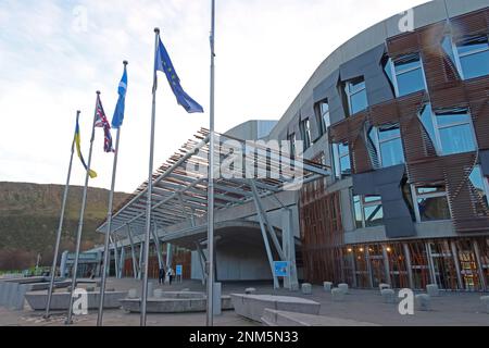 Extérieur du bâtiment du Parlement écossais d'Alba, entrée des visiteurs et du public, Holyrood, Édimbourg, Écosse, Royaume-Uni, EH99 1SP Banque D'Images