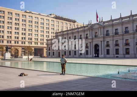 Palais de la Moneda, Plaza de la Ciudadania, Santiago. Chili. Banque D'Images