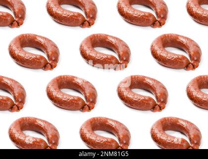 Motif de saucisse bouillie et fumée sur fond blanc 2 Banque D'Images