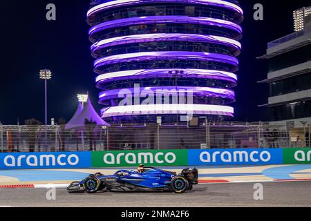 Sakhir, Bahreïn, 24th février 2023, Logan Sargeant, des États-Unis, est en compétition pour Williams Racing. Essais d'hiver, essais d'hiver du championnat de Formule 1 2023. Crédit : Michael Potts/Alay Live News Banque D'Images