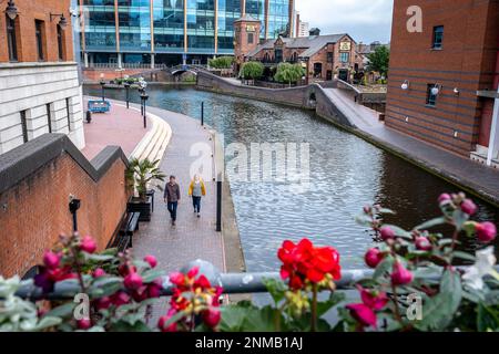 Canal, ancienne ligne de Birmingham, Birmingham, Angleterre Banque D'Images