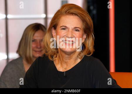 L'auteur Dorothee Roehrig assiste au „3 après 9“ Talk Show on 24 février 2023 aux studios de radio Bremen à Brême, Allemagne. Dorothee Roehrig zu Gast soit Banque D'Images