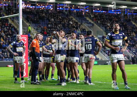 Leeds, Royaume-Uni. 24th févr. 2023. L'équipe des Leeds Rhinos regarde le grand écran pendant le match de la Super League Round 2 de Betfred Leeds Rhinos vs Hull FC au Headingley Stadium, Leeds, Royaume-Uni, 24th février 2023 (photo de James Heaton/News Images) à Leeds, Royaume-Uni, le 2/24/2023. (Photo de James Heaton/News Images/Sipa USA) crédit: SIPA USA/Alay Live News Banque D'Images