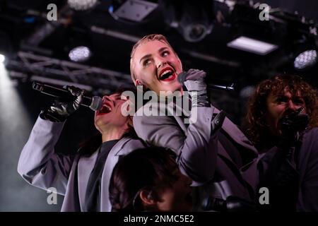 Nottingham, Royaume-Uni, 24th février 2023, Rebecca Lucy Taylor connu par son nom de scène Self Esteem se produit en direct à Rock City à Nottingham, Royaume-Uni crédit: Paul Smith/Empics Entertainment/Alay Live News Banque D'Images