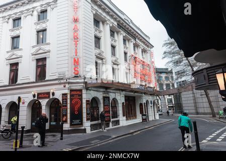 Londres, Royaume-Uni. 22 février 2023. Le théâtre St Martin est vu de côté. Le théâtre accueille le Mousetrap d'Agatha Christie, la plus longue pièce du monde qui a ouvert ses portes dans le West End en 1952. Crédit : Mark Kerrison/Alamy Live News Banque D'Images