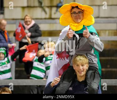 Les fans du pays de Galles avant le match des six Nations 2023 U20 le pays de Galles contre l'Angleterre à Stadiwm CSM, Colwyn Bay, Royaume-Uni, 24th février 2023 (photo de Steve Flynn/News Images) Banque D'Images