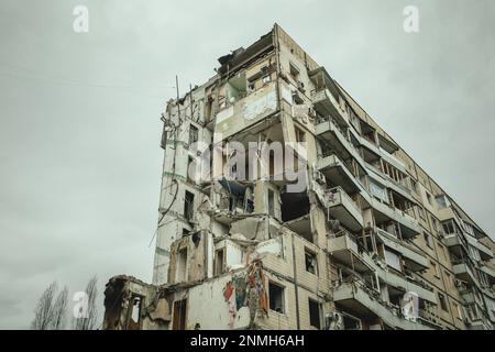 Détruit immeuble d'appartements dans la grande ville de Dnipro, un missile russe a frappé le bâtiment le 14.01.2023, 45 personnes ont été tuées, Dnipro, Ukraine Banque D'Images