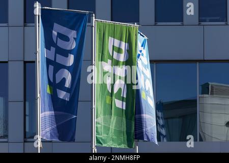 ISTA se, drapeaux avec logo au siège de la société, fournisseur de services énergétiques, Essen, Rhénanie-du-Nord-Westphalie, Allemagne Banque D'Images