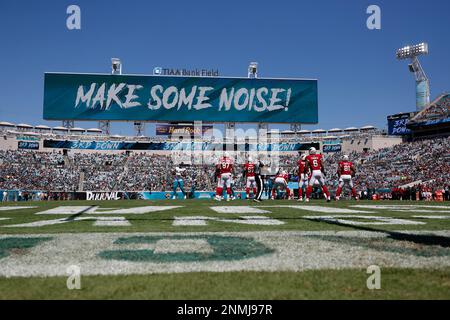 Jacksonville Jaguars cornerback Shaquill Griffin (26) acknowledges fans  before an NFL football game against the Arizona Cardinals, Sunday, Sept.  26, 2021, in Jacksonville, Fla. (AP Photo/Phelan M. Ebenhack Stock Photo -  Alamy