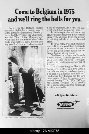 Annonce de Sabena Belgian World Airlines dans un magazine NatGeo décembre 1974, Banque D'Images