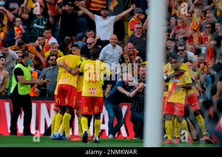 September 19, 2021, Lens, Hauts de France, France: joy of the Lens team after scoring their goal during the French championship soccer Ligue 1 Uber Eats RC Lens against Lille OSC at Felix Bollaert Delelis stadium - Lens..Lens won 1:0 (Credit Image: © Pierre Stevenin/ZUMA Press Wire) (Cal Sport Media via AP Images)