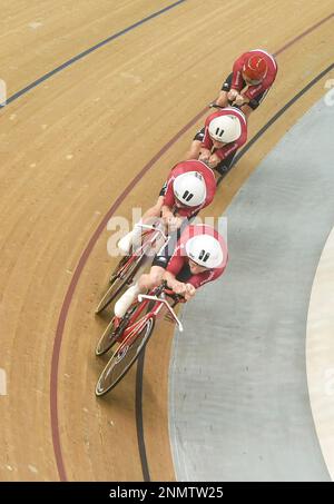 Jakarta, Indonésie. 24th févr. 2023. L'équipe du Danemark participe à la finale de l'équipe masculine de poursuite à la coupe des nations de cyclisme sur piste UCI 2023 à Jakarta, Indonésie, le 24 février 2023. Credit: Zulkarnain/Xinhua/Alamy Live News Banque D'Images