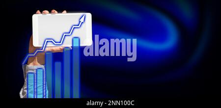 Téléphone portable main tenant présentant les nouvelles technologies futuristes. Téléphone portable de transport de paume affichant résoudre des idées virtuelles innovantes tardives. Écran Banque D'Images