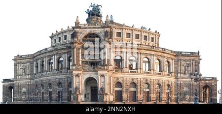 La façade du Semperoper à Dresde (Allemagne) est isolée sur fond blanc Banque D'Images