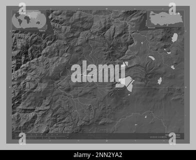 Ardahan, province du Turkiye. Carte d'altitude en niveaux de gris avec lacs et rivières. Lieux et noms des principales villes de la région. Emplacement auxiliaire d'angle Banque D'Images