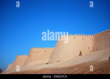 Remparts de l'ancienne Route de la soie ville de Khiva, Ouzbékistan Banque D'Images