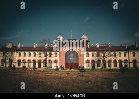 Edirne, Turquie, février 2023 : gare historique d'Edirne et divers musées Banque D'Images