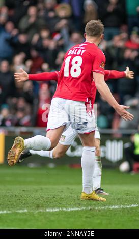 Wrexham, Wrexham County Borough, pays de Galles. 25th février 2023. Sam Dalby de Wrexham célèbre son but, lors du club de football de l'association Wrexham V Dorking Wanderers football Club au champ de courses, dans la Vanarama National League. (Image de crédit : ©Cody Froggatt/Alamy Live News) Banque D'Images