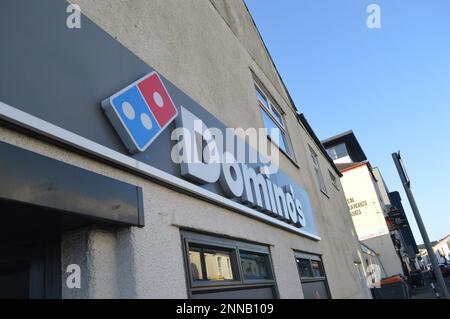 25th février 2023, Swansea, pays de Galles, Royaume-Uni. Domino's Pizza Swansea. Banque D'Images