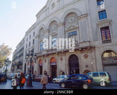 FACHADA DEL TEATRO PRINCIPAL REALIZADA EN 1847 TRAS LAS REFORMAS DE LOS AÑOS 30 DEL SIGLO XX. Emplacement: TEATRO PRINCIPAL. Barcelone. ESPAGNE. Banque D'Images