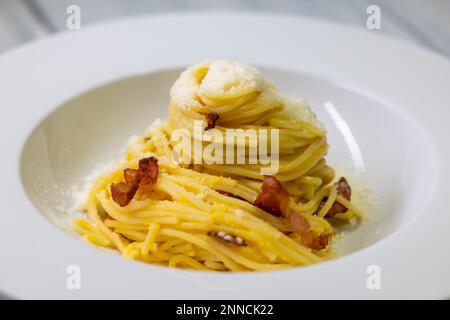 encore la vie de spaghetti alla carbonara Banque D'Images