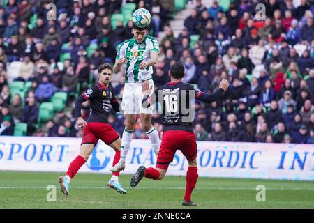 GRONINGEN, PAYS-BAS - FÉVRIER 25 : Ricardo Pepi du FC Groningen dirige le bal lors du match Eredivisiie entre le FC Groningen et Excelsior à l'Euroborg sur 25 février 2023 à Groningen, pays-Bas (photo d'Andre Weening/Orange Pictures) Banque D'Images