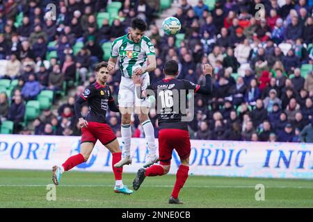 GRONINGEN, PAYS-BAS - FÉVRIER 25 : Ricardo Pepi du FC Groningen dirige le bal lors du match Eredivisiie entre le FC Groningen et Excelsior à l'Euroborg sur 25 février 2023 à Groningen, pays-Bas (photo d'Andre Weening/Orange Pictures) Banque D'Images