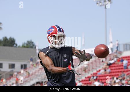 Buffalo Bill Lee Evans models this seasons 50th season celebration throwback  jersey Thursday night at St. John Fisher College in Rochester, NY (Credit  Image: © Michael Johnson/Southcreek Global/ZUMApress.com Stock Photo - Alamy