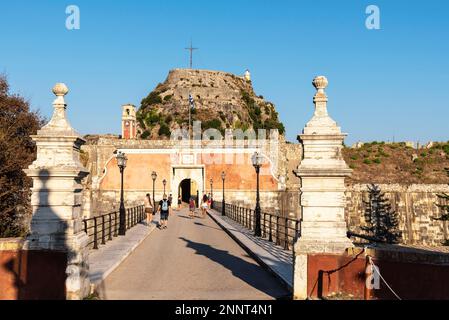 Entrée privée, pont, ancienne forteresse, Kerkyra, île de Corfou, îles Ioniennes, Grèce Banque D'Images