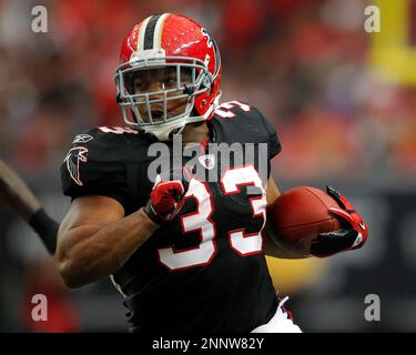 12 September 2010: Atlanta Falcons running back Michael Turner (33