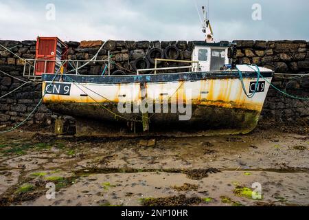 Bateau de pêche à Portree Harbour, île de Skye, Écosse, Royaume-Uni Banque D'Images